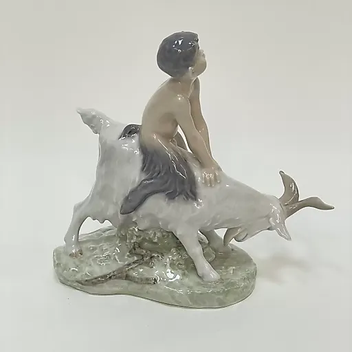 Фавн на козле - View 5