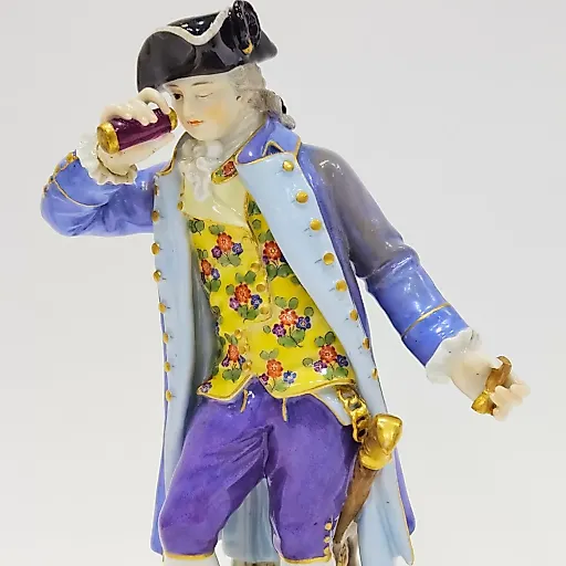 Статуэтка Юноша с подзорной трубой - View 6