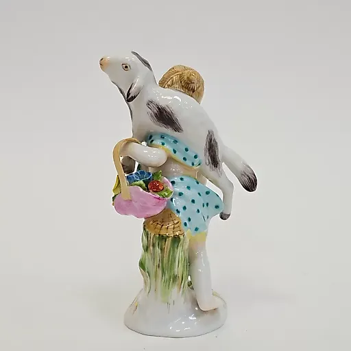 Статуэтка Мальчик с ягненком - View 3