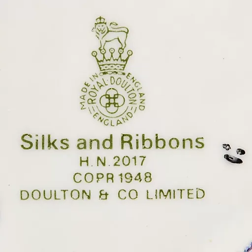 Статуэтка "Шелка и ленты" - View 3