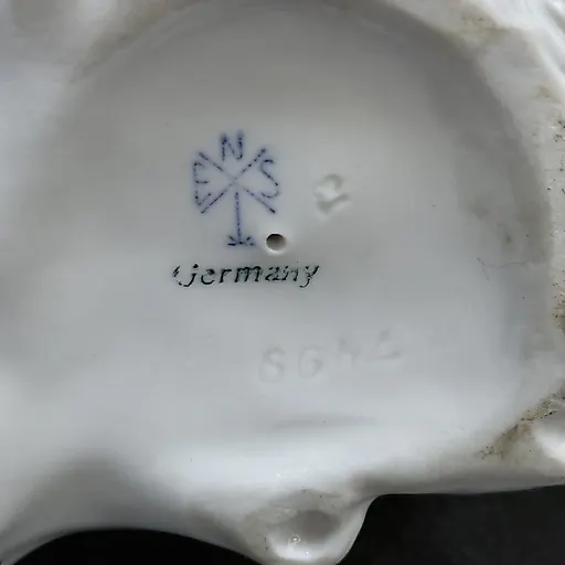 Редкая статуэтка "Пара зарянок у гнезда". Германия, Карл Энс - View 5