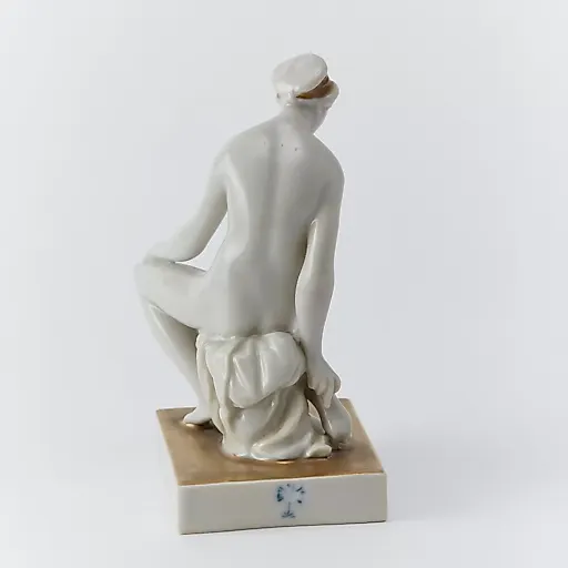 Статуэтка "Обнаженная девушка" - View 5