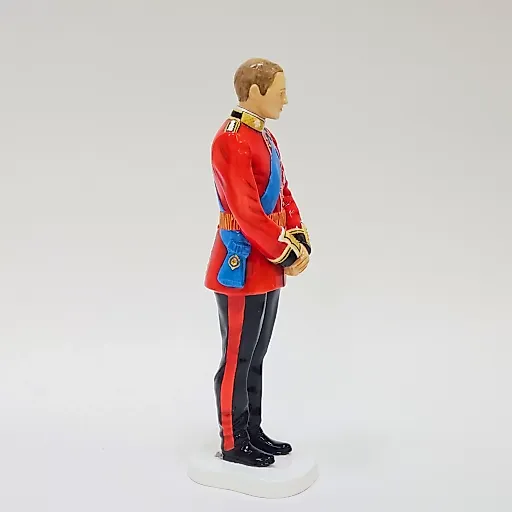 Пара фигурок ROYAL DOULTON День королевской свадьбы Принца Уильяма и Кейт Мидлтон - View 8