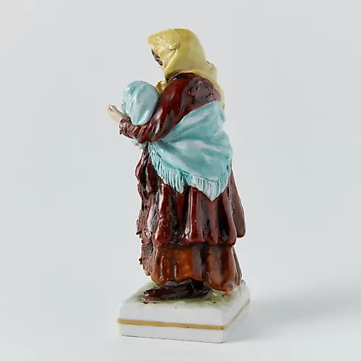 Старинная статуэтка "Русская крестьянка с ребенком" - View 3