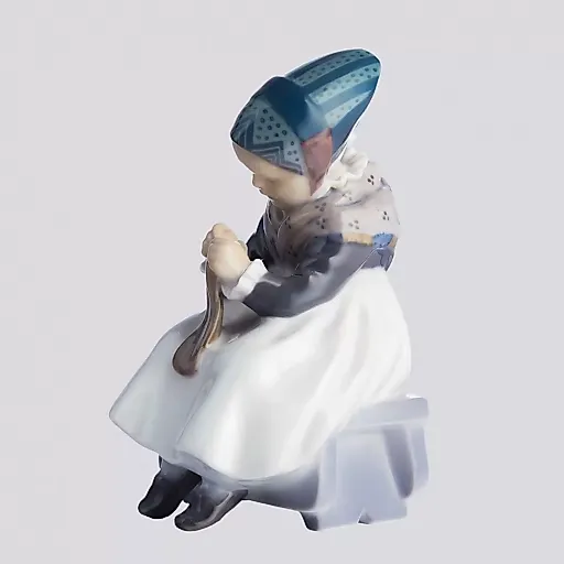 Фигурка Бабушка сидит с вязанием - View 2