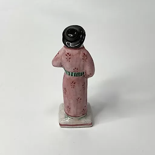 Старинная статуэтка "Мужчина в кафтане с сундуком" - View 3