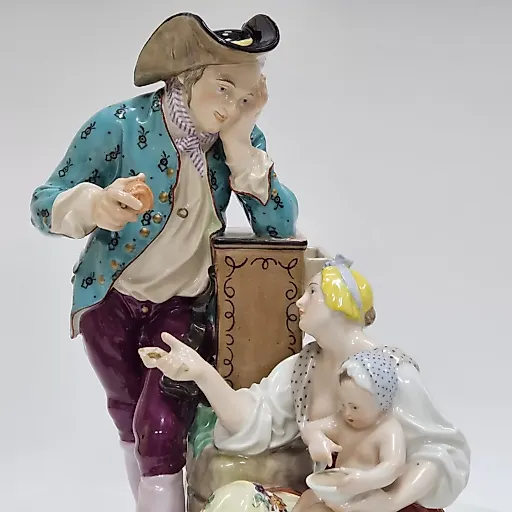 Статуэтка КПМ Аптекарь с микстурой и дама с младенцем - View 7