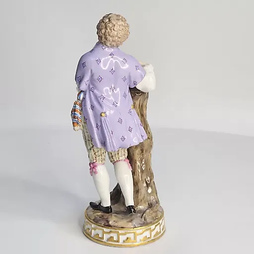 Статуэтка Мальчик с птичьим гнездом - View 3