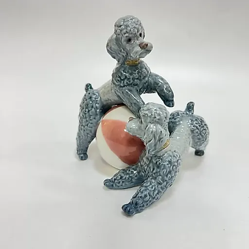 Ладро фигурка "Два пуделя с мячом" - View 2