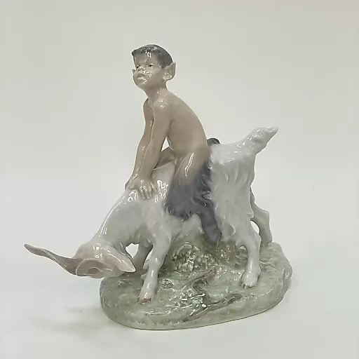 Фавн на козле - View 2