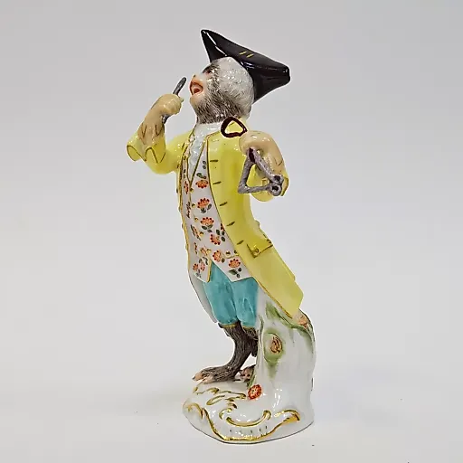 Статуэтка обезьяна с треугольником из обезьянего оркестра - View 2