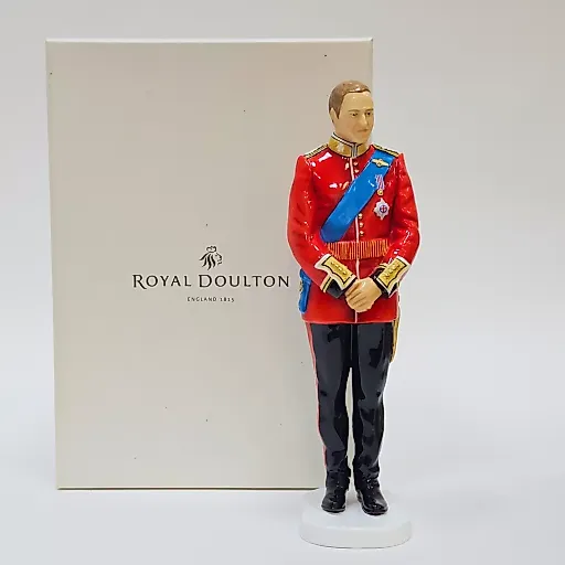 Пара фигурок ROYAL DOULTON День королевской свадьбы Принца Уильяма и Кейт Мидлтон - View 14