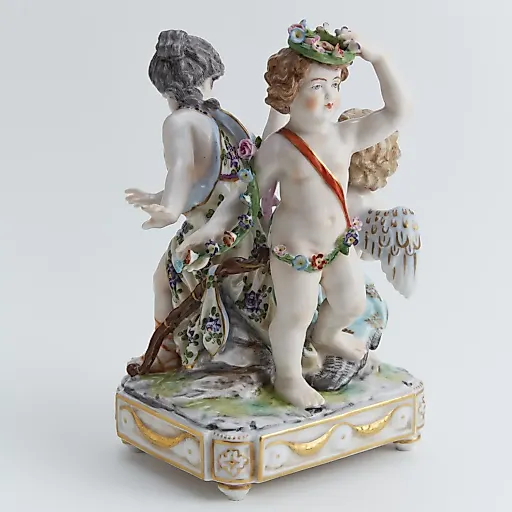 Старинная скульптурная группа "Дети с лебедем" - View 2