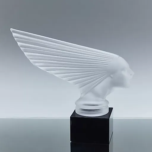 "Victoire" на черной подставке - View 3