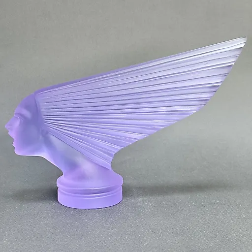 -маскот Victoire в стиле Артдеко из аметистового стекла модель Г.Хоффманн 1930е г Чехия 21 - View 2