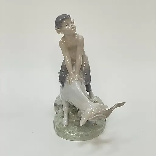 Фавн на козле - View 6