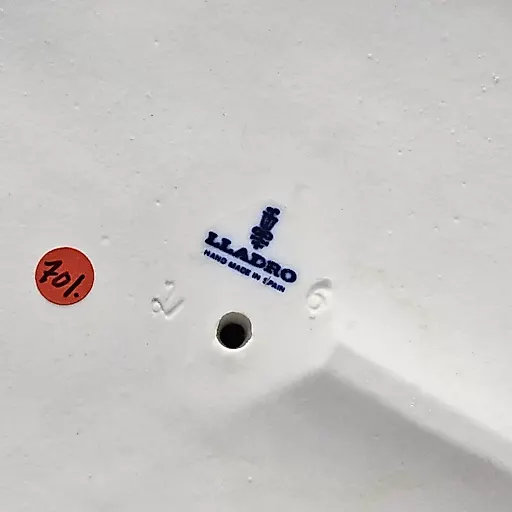 Фигурка двух охотничьих собак на постаменте - View 7