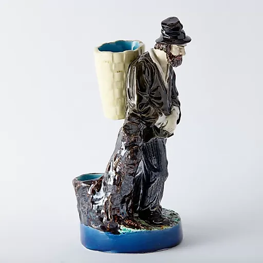 Редкая фаянсовая статуэтка - View 2