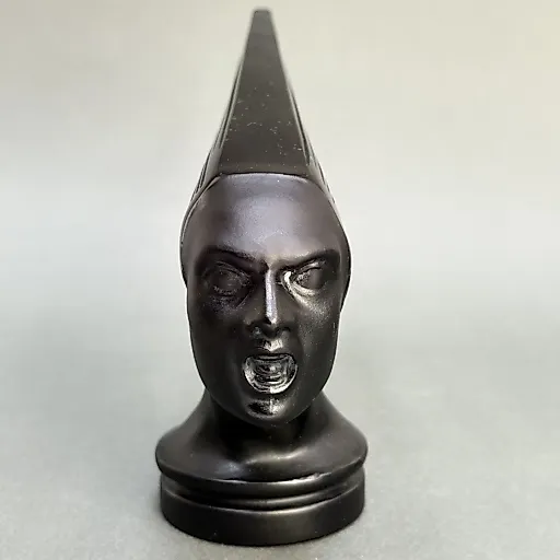 -маскот Victoire для Delage D8 в стиле Артдеко черное стекло модель Г.Хоффманн 1930е г Чехия 21 - View 3