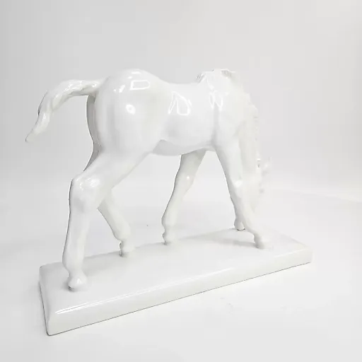 Фигурка белой лошади - View 3