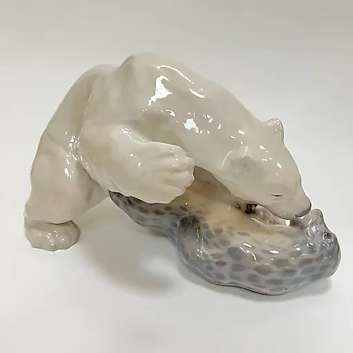 Фигурка фарфор Медведь и нерпа. Роял Копенгаген. Дания - View 3