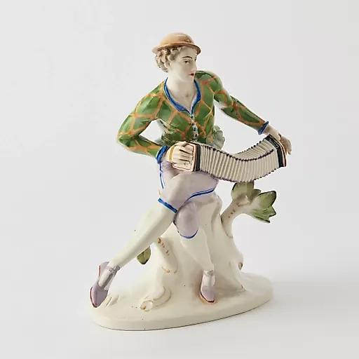 Коллекционная скульптура "Игрок на бандонеоне". Скульптор Hugo Meisel - View 2