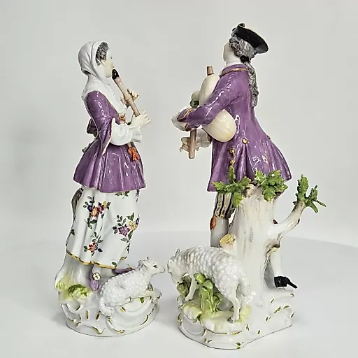 Парные скульптуры «Музицирующая пастушка с флейтой и пастух с волынкой» - View 3