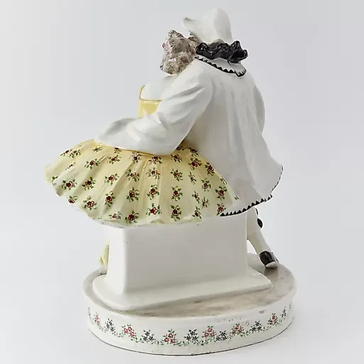 Старинная скульптурная композиция "Пьеро и Коломбина" - View 2