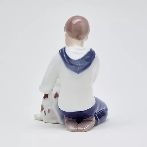 Фигурка "Мальчик моет собаку" - View 15