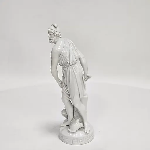 Белая статуэтка "Кузнец" КРМ 1800-10е гг. - View 4