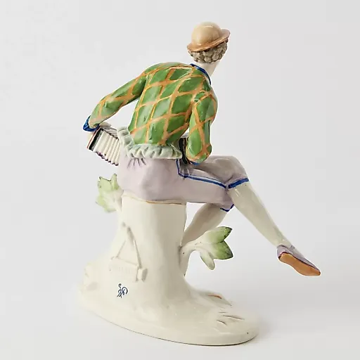 Коллекционная скульптура "Игрок на бандонеоне". Скульптор Hugo Meisel - View 4