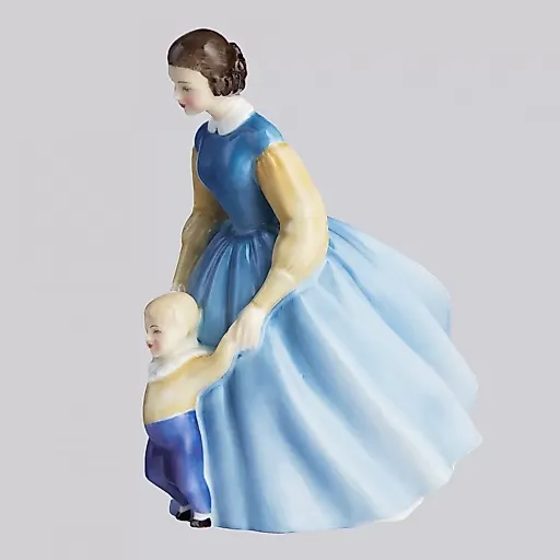 Фарфоровая статуэтка "First Steps" - View 2