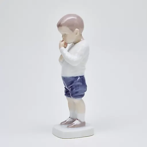 Фигурка "Петер - мальчик с яблоками" - View 12