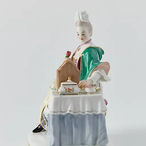 Старинная статуэтка ручной работы из серии "Пять чувств" - View 4