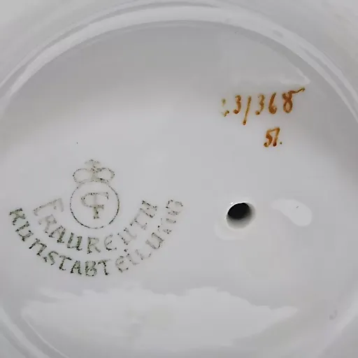 Фарфоровая статуэтка модной дамы в дождевике с зонтом стиль Артдеко 1920 гг - View 6