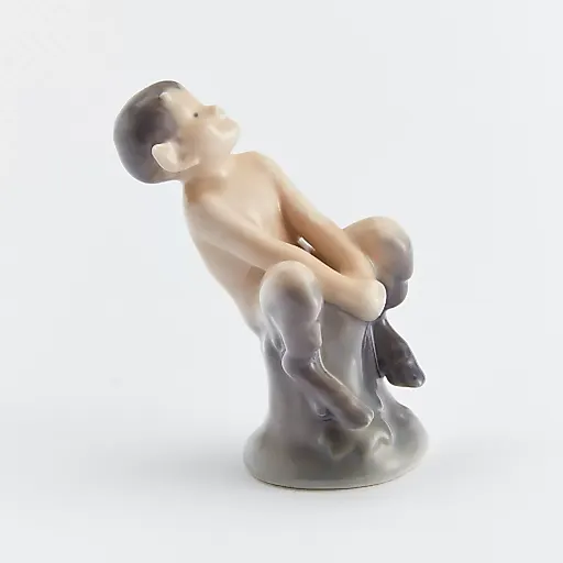 "Фавн на пеньке" - View 2