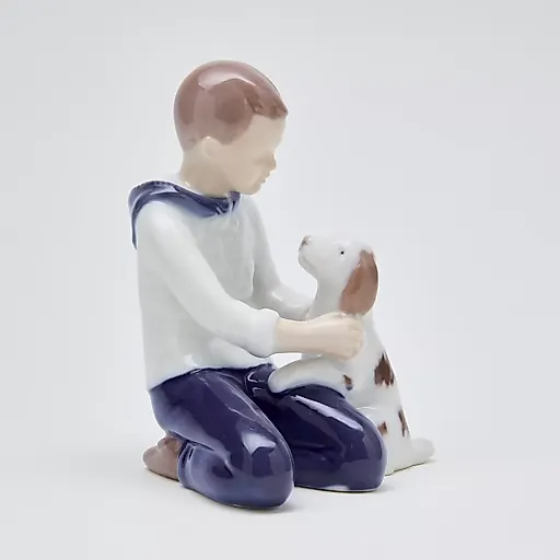 Фигурка "Мальчик моет собаку" - View 18