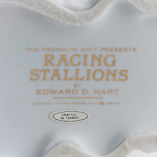 Колекуционная статуэтка "Белый жеребец" - View 6