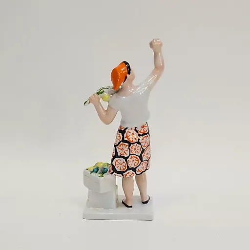 Статуэтка сборщица яблок - View 4