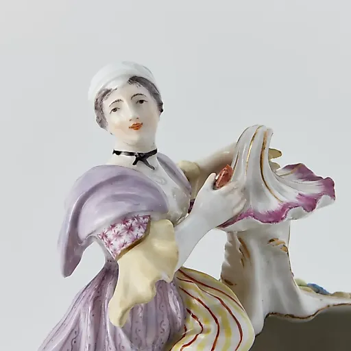 Старинная статуэтка "Весна" из серии "Времена года" - View 3