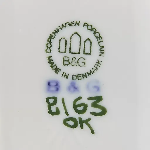 "Девочка с терьером" - View 4