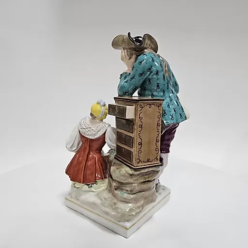 Статуэтка КПМ Аптекарь с микстурой и дама с младенцем - View 4