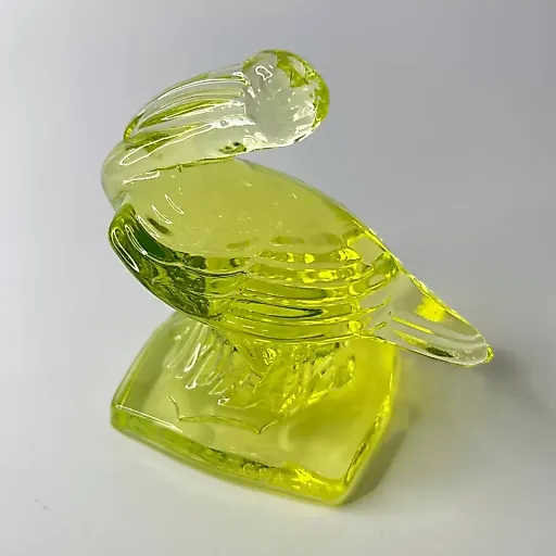 Старинная фигурка "Пеликан" из уранового стекла - View 2