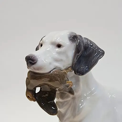 Статуэтка охотничья собака с добычей птицей - View 3