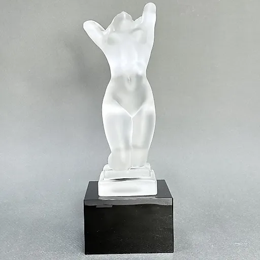 Статуэтка обнаженная женщина сатиновое стекло дизайн 1930г. Г. Хоффманн Чехия 21 в - View 2