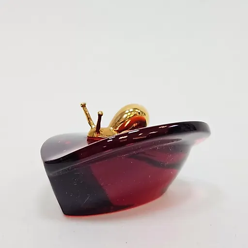 Красное хрустальное сердце пресс-папье с латунной улиткой - View 4