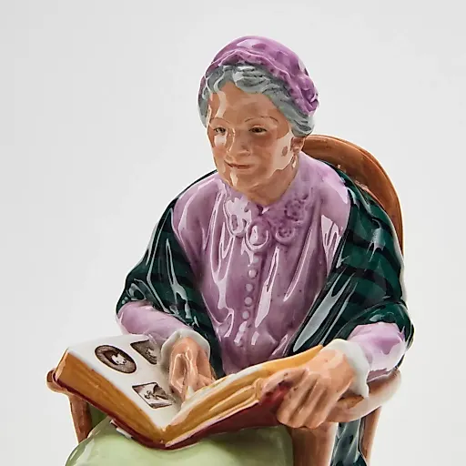 Статуэтка Family Album HN 2321 - View 7