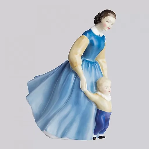 Фарфоровая статуэтка "First Steps" - View 3