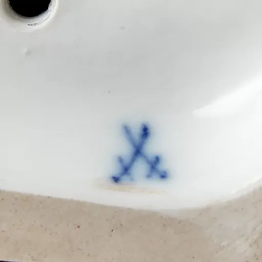 Старинная скульптурная композиция "У фонтана" скульптор И. Кендлер - View 10