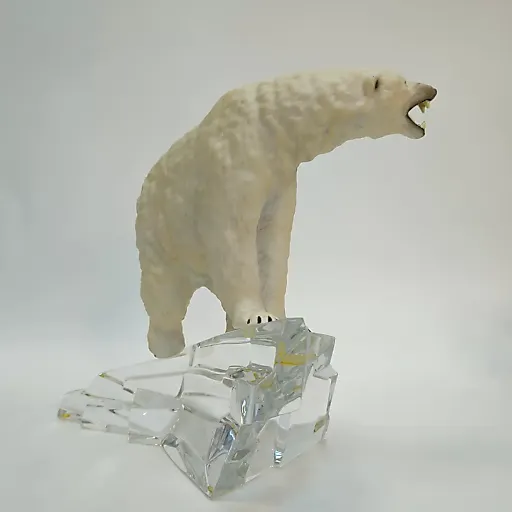 Фигурка белого полярного медведя “Lord of ice” - Повелитель льда на хрустальной подставке - View 5